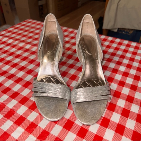 Alfani Giorjah Sliver Metallic Open Toe Pump Size 6.5 - Picture 2 of 13